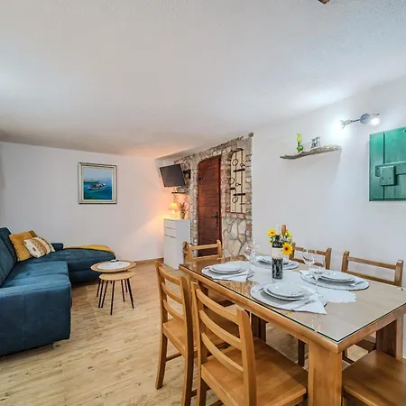 Holiday home Gabelot